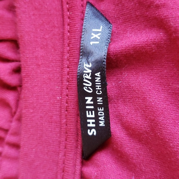 Shein. Red, Short Sleeves, Cropped Baby Doll Top. EUC Size 3X - Picture 8 of 10